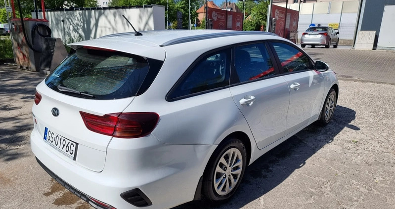 Kia Ceed cena 47970 przebieg: 177300, rok produkcji 2019 z Słupsk małe 67